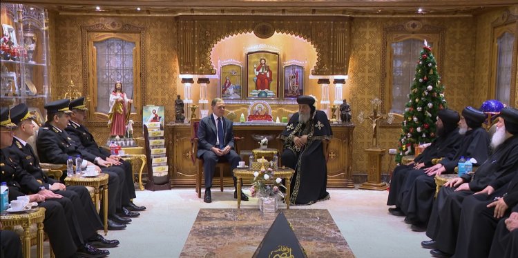 وزير الداخلية يهنئ البابا تواضروس بعيد الميلاد