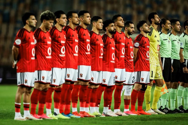 مفاجآت في تشكيل الأهلي الرسمي لمواجهة الزمالك في قمة الدوري