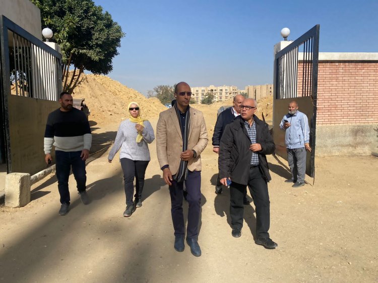 رئيس جهاز القاهرة الجديدة يعلن استعداد محطات روافع الصرف الصحي لاستقبال مياه الأمطار والتعامل مع المواقف الطارئة