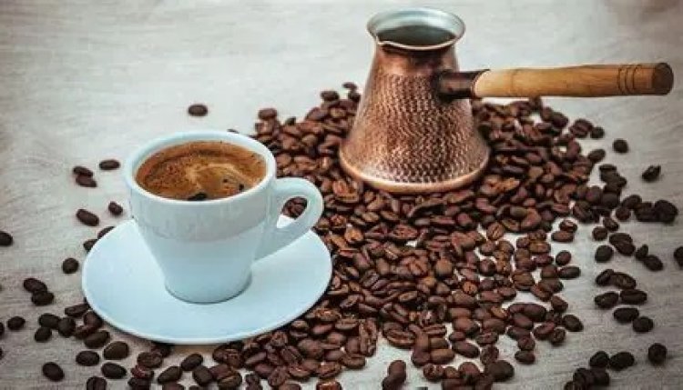 تحذير طبي: القهوة على الريق في رمضان قد تسبب الحموضة وارتجاع المريء