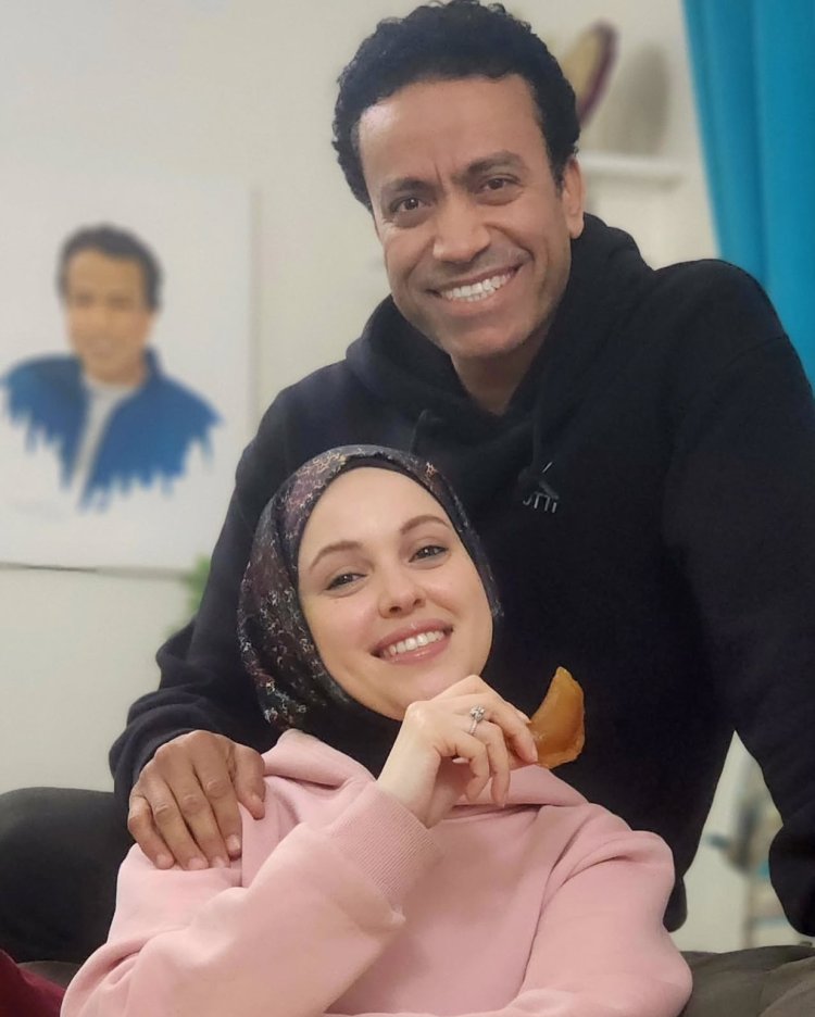 سيتحدث عن نجاح برنامجه «قطايف» وفيلم استنساخ.. «معكم منى الشاذلي» يستضيف سامح حسين وأسرته الجمعة المقبلة
