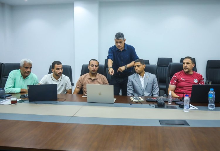 "أوسكار" يراجع القرارات التحكيمية في الجولة الأولى من الدوري