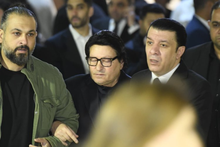 نجوم الفن يشاركون في عزاء هاني شاكر بمسجد أبو شقة بمدينة 6 أكتوبر