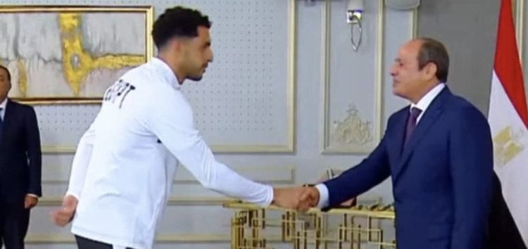 أحمد شوبير ينشر صورة نجله مصطفى خلال تكريم الرئيس السيسي للمنتخب