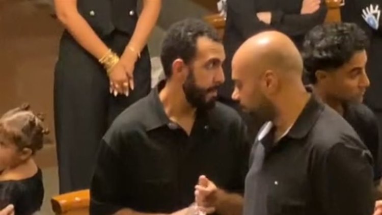 نجوم الفن يشاركون كريم سامي عزاء والدته.. أبرز الحضور حاتم صلاح وأشرف زكي