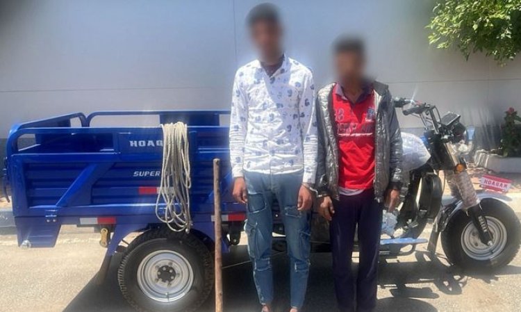 ضبط شخصين تعديا على آخر وسحباه بمركبة "تروسيكل" في الدقهلية