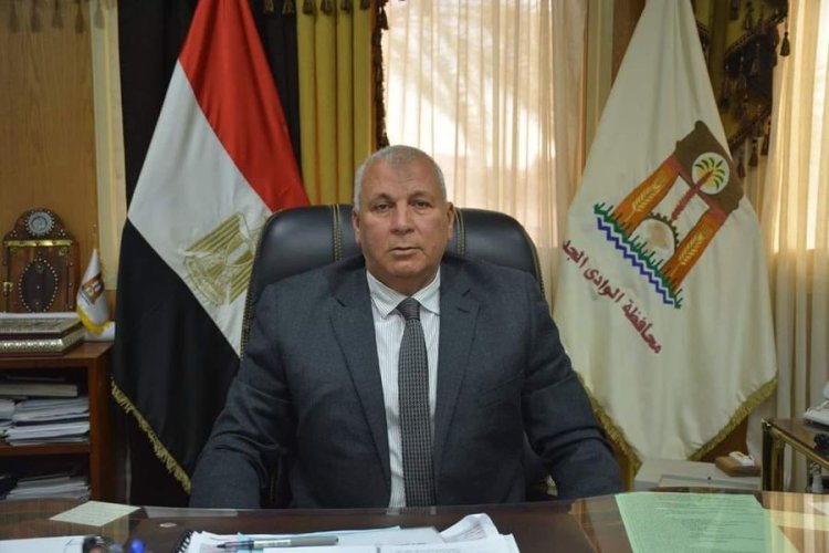 محافظ الوادي الجديد: نقل جميع المصابين بحادث السيرك لمستشفى الخارجة التخصصي
