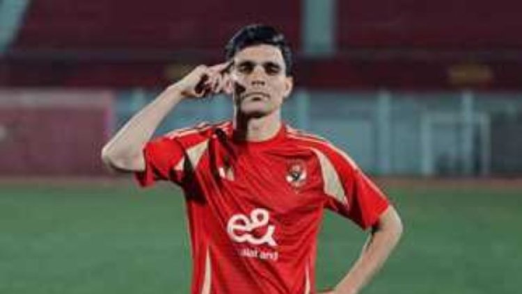 أحمد حسن يكشف عن موقف الأهلي من تجديد عقد أشرف بن شرقي في الوقت الحالي