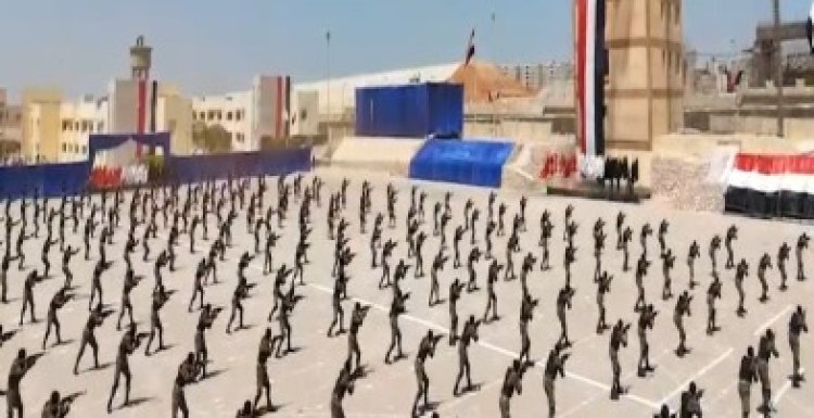 عروضات قتالية خلال الاحتفال .. انتهاء مرحلة التدريب الأساسي للدفعة التاسعة من طلبة معاهد معاونى الأمن