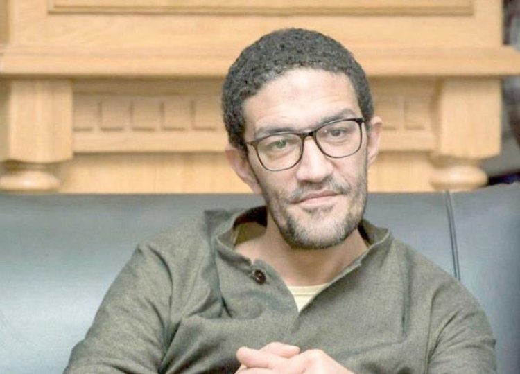 خالد كمال يتحدث عن شقيقه من ذوي الاحتياجات الخاصة: عندي 50 سنة وبعتبره رب البيت.. وأنا عايش في نعيمه