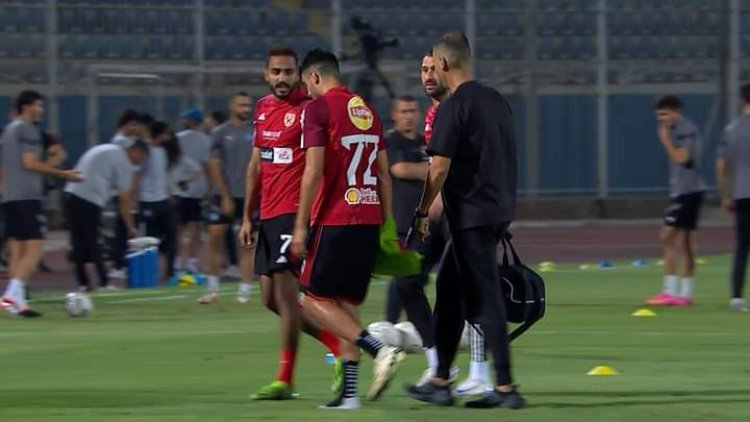 إصابة لاعب الأهلي خلال الإحماء واستبداله قبل دقائق من مواجهة بيراميدز | فيديو