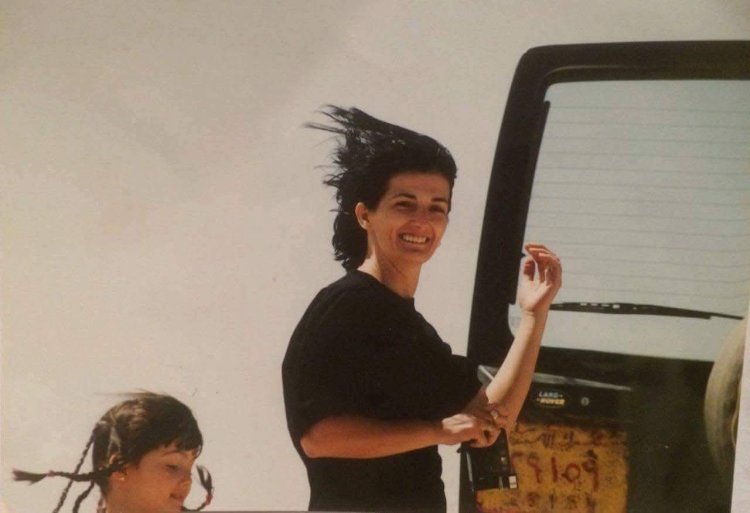 تارا عماد تُحيي الذكرى الثانية لرحيل والدتها بكلمات مؤثرة: "وحشتيني يا مامتي"