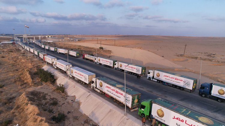 وصول القافلة الإغاثية الخامسة من صندوق تحيا مصر إلى الجانب الفلسطيني