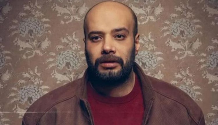 عودة حاتم صلاح برسالة مؤثرة بعد وفاة والده.. يطلب الدعاء ويعلن موعد العزاء