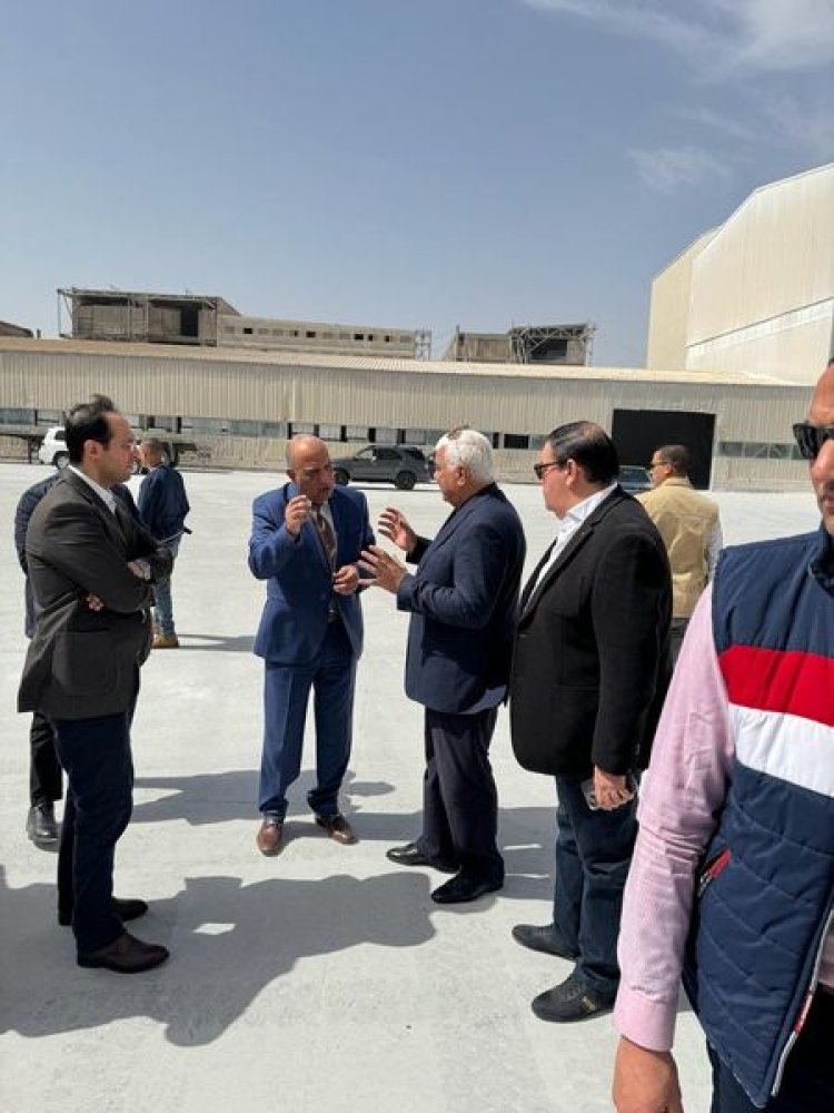 وزير قطاع الأعمال يزور مصانع التلك والكاولين وكربونات الكالسيوم بالعاشر من رمضان