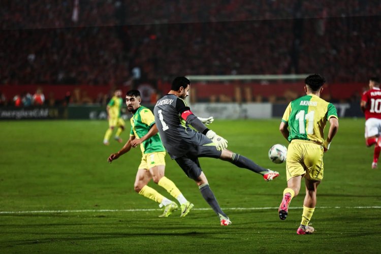 بعد استبداله أمام شبيبة القبائل.. الأهلي يكشف تفاصيل إصابة الشناوي