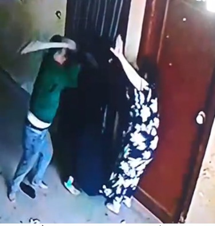 فيديو يوثق اعتداء عامل على سيدتين .. “ضربونى يابيه ودفعت عن نفسى”