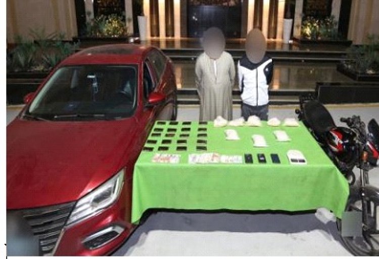 الشرطة تقبض على المتهمين بتهريب مخدرات عبر سيدة عربية للخارج بمطار القاهرة 