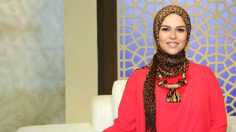 الإعلامية إيمان رياض لـ"العاصمة": أزمتي مع المطعم انتهت.. والعامل هيرجع للشغل تانى
