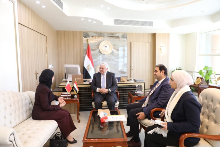 وزير التعليم العالي يبحث مع سفيرة البحرين سبل التعاون المشترك