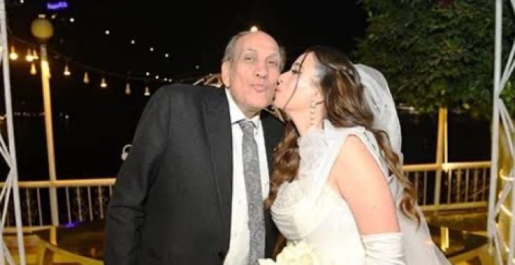الفنان منير مكرم يحتفل بزفاف ابنته في أجواء عائلية
