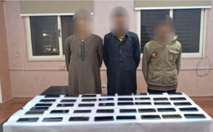 القبض على عاطلين وخفير خصوصي لقيامهم بأعمال سرقات بأطفيح وإمبابة والشيخ زايد