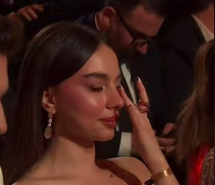 صدمة بيسان إسماعيل لفشلها وفوز أنغام بجائزة الفنانة المفضلة في Joy Awards