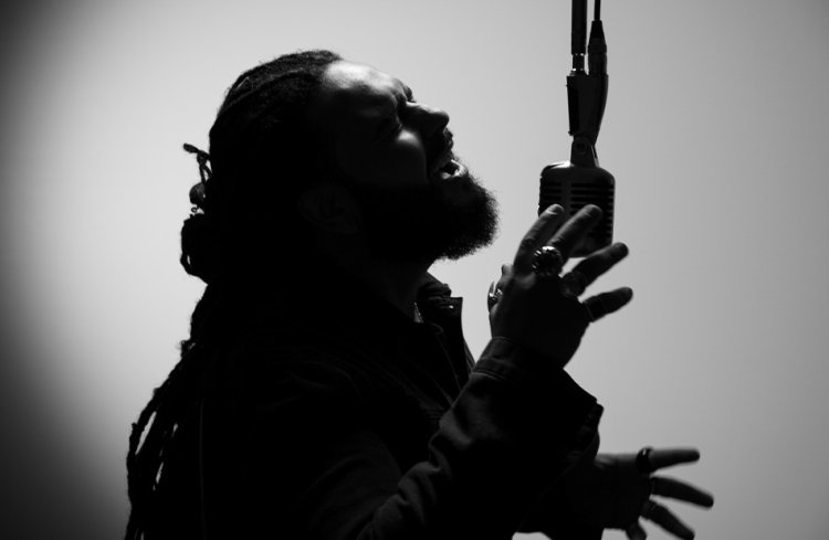 زجزاج غانم يطلق "دقيت على الأبواب" من ألبوم "لوحدي"