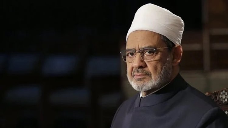 استفزاز للمسلمين.. الأزهر يدين جريمة تمزيق المصحف بنيويورك على يد متطرف يميني