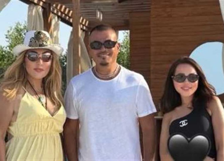 أحدث ظهور لـ نادية الجندي برفقة الهضبة في الساحل الشمالي: «أحلي صحاب»
