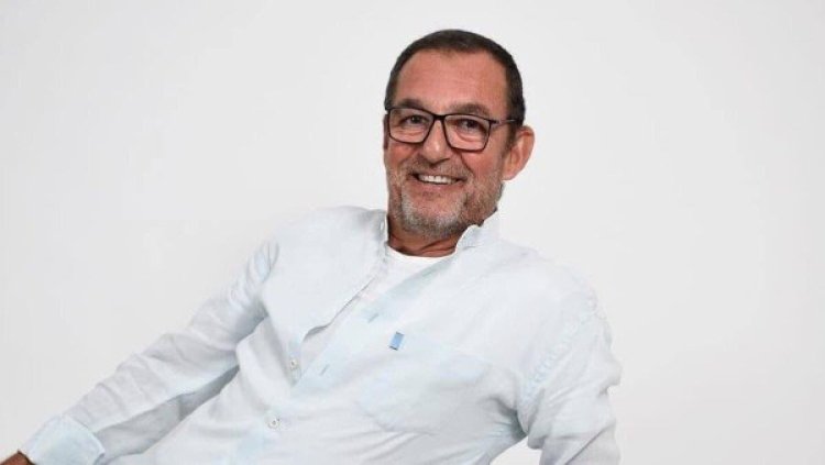 أسرة محمد مرزبان ترتدي ملابس بيضاء لحظة تشييع الجثمان تنفيذا لوصيته