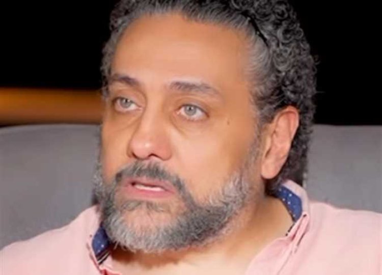 تامر فرج يوجه «اللوم» لمتابعي «التيك توكرز»: «علموا الناس إن الفلوس بتيجى بالهيافة»