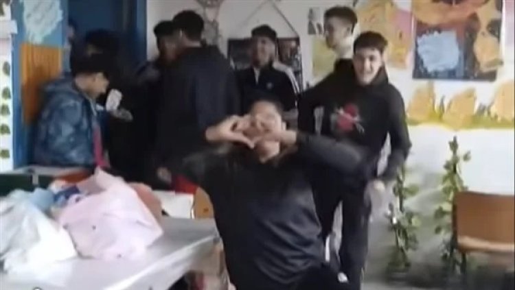 وزارة التربية والتعليم تفصل طلابًا بعد إهانة معلمة بالإسكندرية