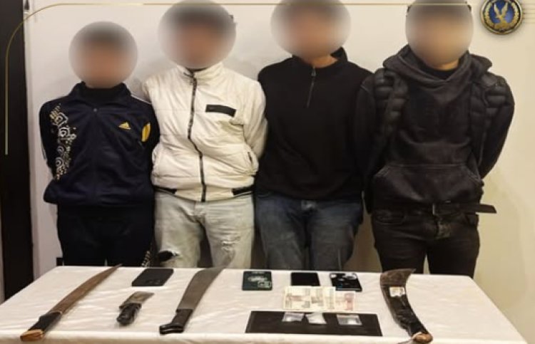 القبض على 4 عاطلين لحيازة أسلحة بيضاء وأداء حركات استعراضية وبلطجة بالإسكندرية
