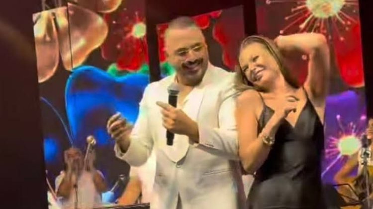 بمنتهى الحماس.. باميلا الكيك ترقص مع رامي عياش على المسرح