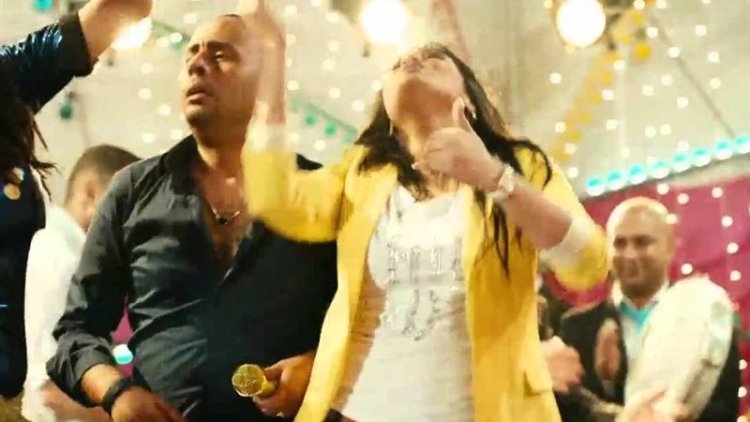 الراقصة سهر تنفي أنباء القبض عليها في المطار وتتوعد مروّجي الشائعات قانونيًا