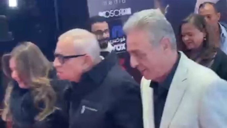 أول ظهور للفنان محمود حميدة بعد وعكته الصحية في العرض الخاص لفيلم «الملحد»