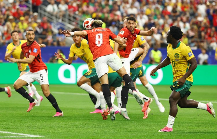 منتخب مصر يتقدم على أستراليا بهدف في كأس العالم