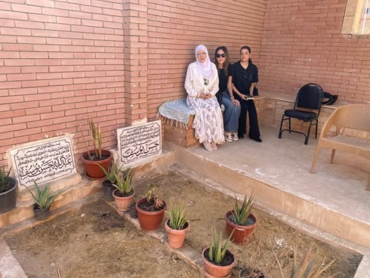 شمس البارودي تُحيي الذكرى الأولى لرحيل حسن يوسف بزيارة قبره