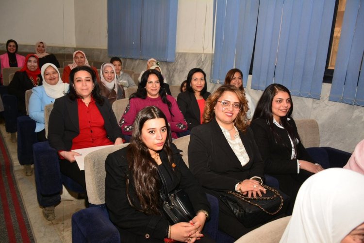 محافظ سوهاج يشهد ختام البرنامج التدريبي الثاني عن المرأة