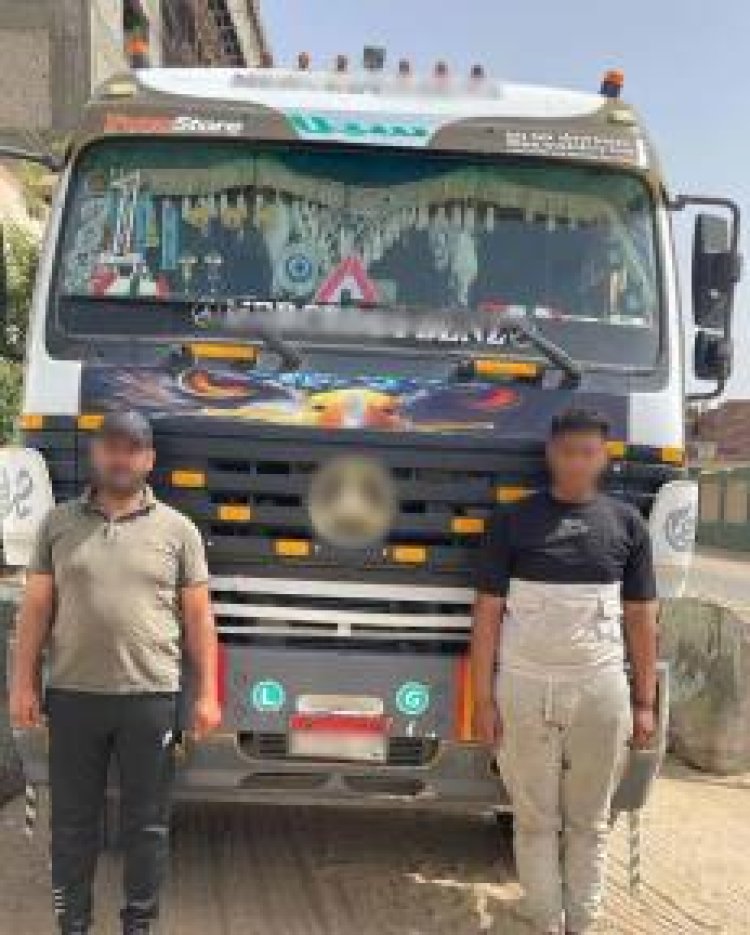 حادث تصادم بين سيارة نقل وآخرى ملاكى أثر السير برعونة بالغربية 