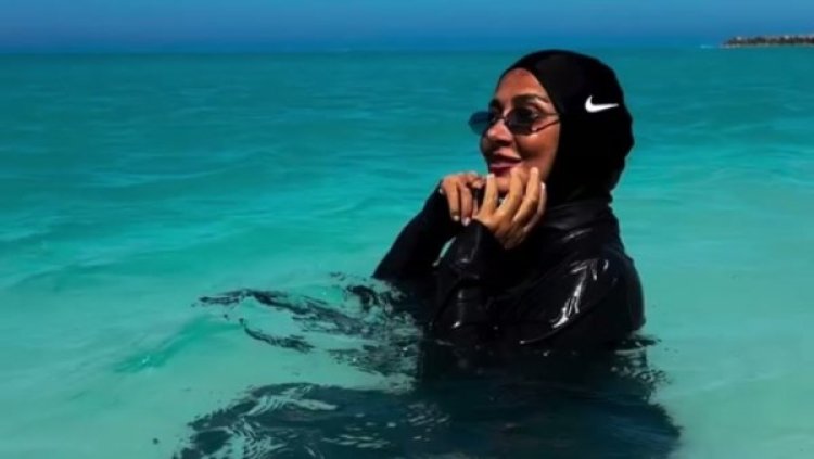 بالبوركيني.. حلا شيحة تستمتع بالسباحة في البحر وتوجه رسالة لجمهورها