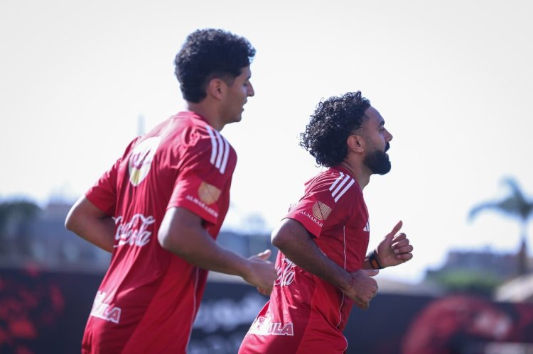 حسين الشحات يبدأ المشاركة تدريجيًّا في تدريبات الأهلي