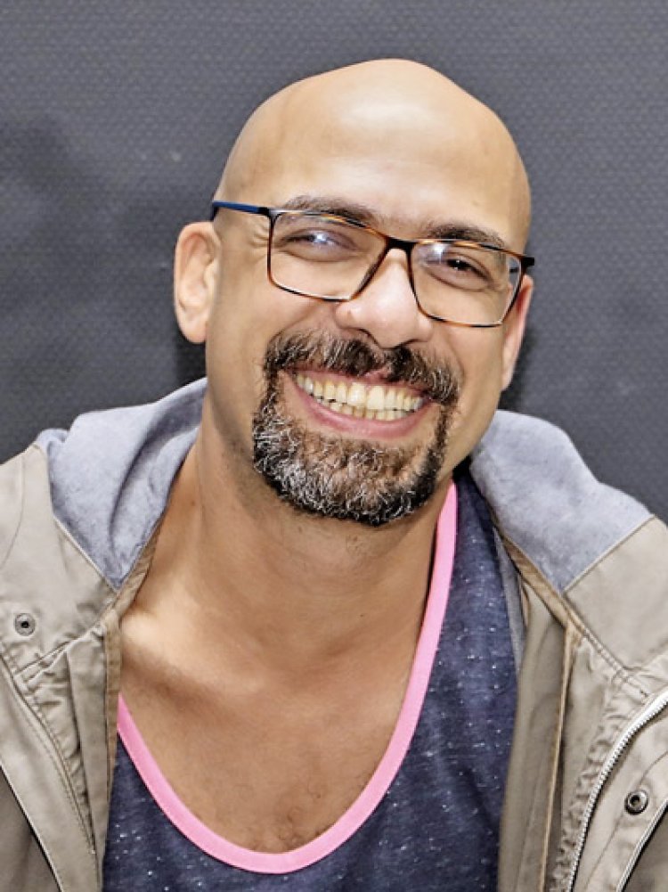 المخرج محمد رشاد يكشف مفاجأة عن فيلمه الجديد "المستعمرة": مأخوذ من قصة حقيقية ومسقط رأسي بالإسكندرية