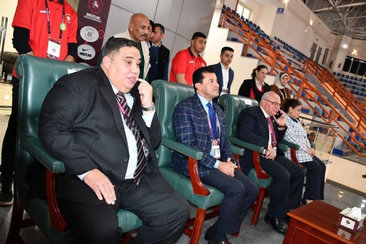 وزير الرياضة يشهد منافسات بطولة أفريقيا للمصارعة بالصالة المغطاة في برج العرب بالإسكندرية