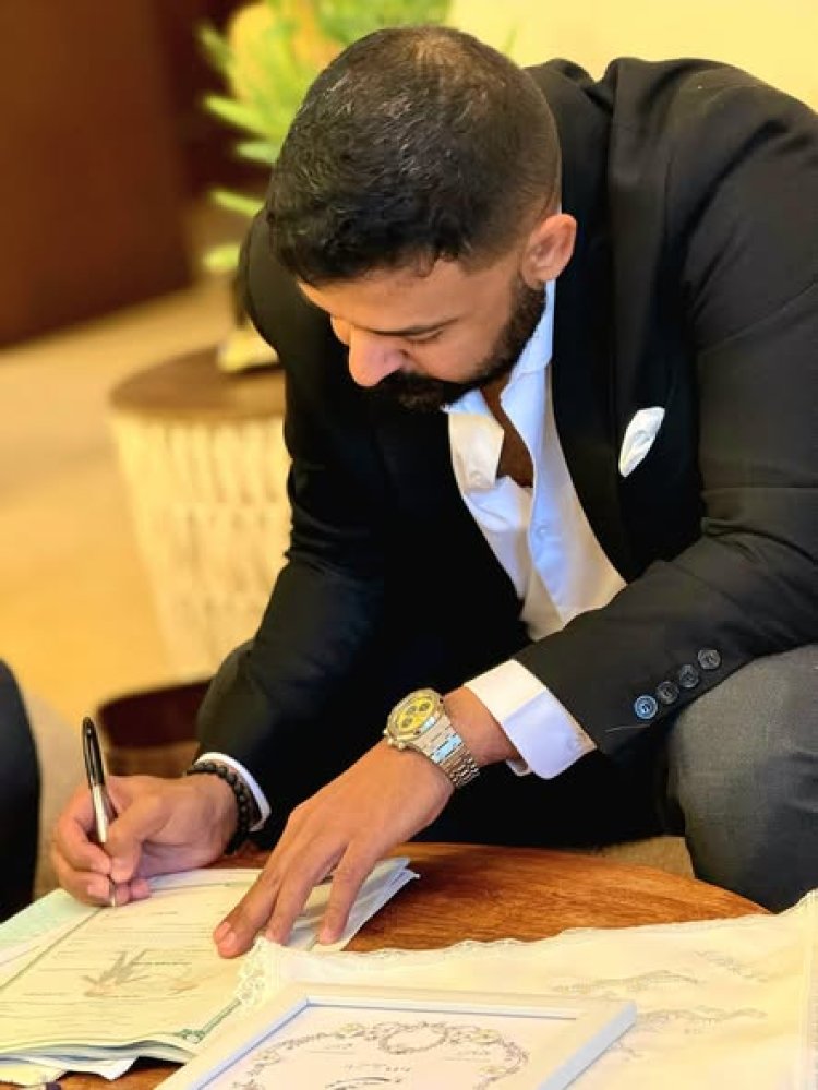 الشاعر عمرو حسن يحتفل بعقد قرانه