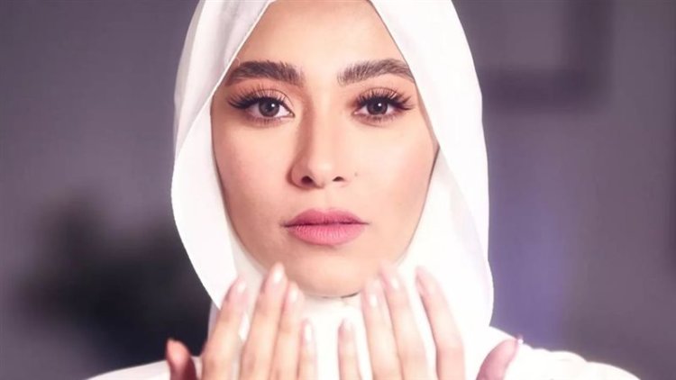 أوعي تتجوزي واحد مبيصليش.. الفنانة المعتزلة زيزي عادل تنصح الفتيات