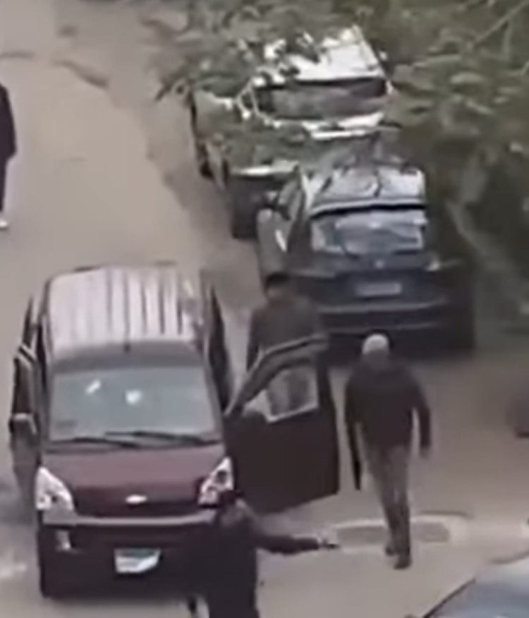 حبس المتهم بواقعة التعدى على سائق سيارة مدارس بأكتوبر وإخلاء سبيل زوجته