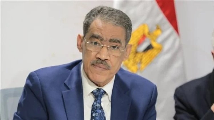 ضياء رشوان يُعد قائمة تضم 22 مساعدًا ومستشارًا ومعاونًا للعمل بالوزارة