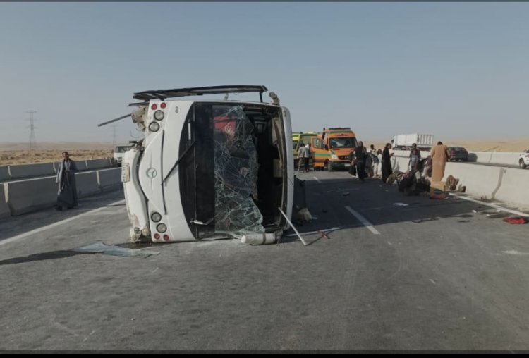 إصابة 23 شخصًا في انقلاب ميني باص بطريق مطروح – الإسكندرية الساحلي